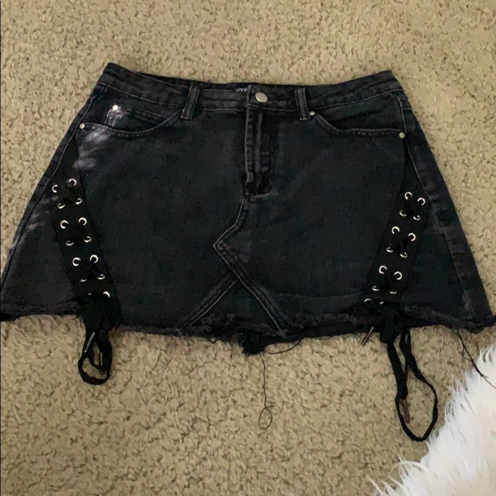 Black skirt